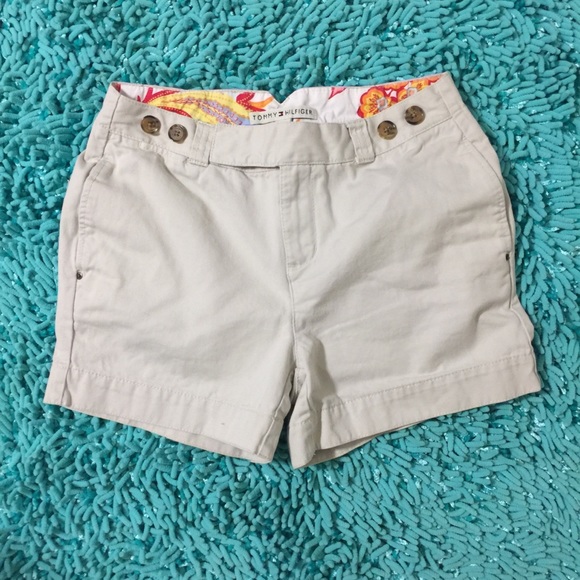 Tommy Hilfiger Pants - 🎀Khaki Tommy Hilfiger shorts